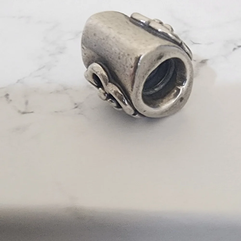 Pandora Daisy Charm - Picture 3 of 4